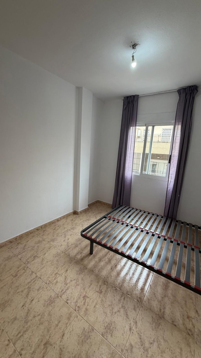 Apartment à Torrevieja, Alicante, Espagne 61 m2 No. 183015