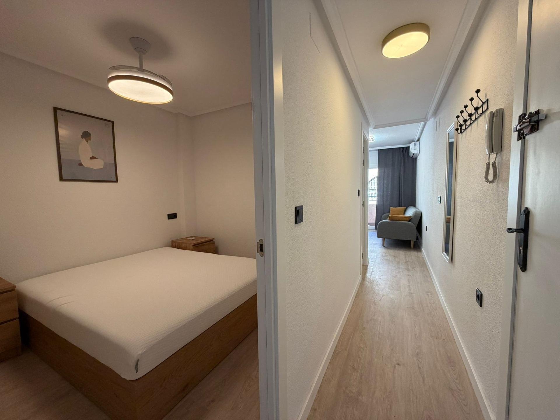 Appartamento a Torrevieja, Alicante, Spagna 2 camere da letto, 53 mq. N° 183014