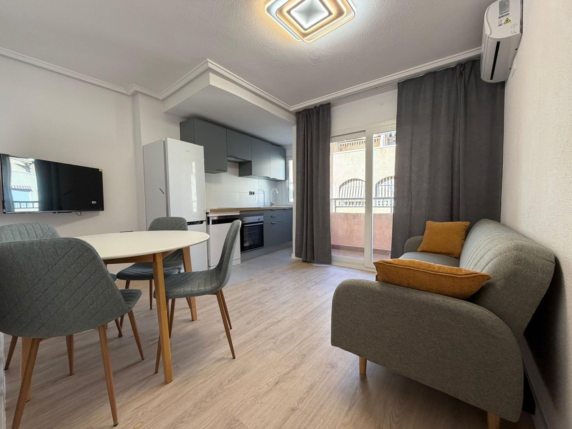Appartamento a Torrevieja, Alicante, Spagna 2 camere da letto, 53 mq. N° 183014