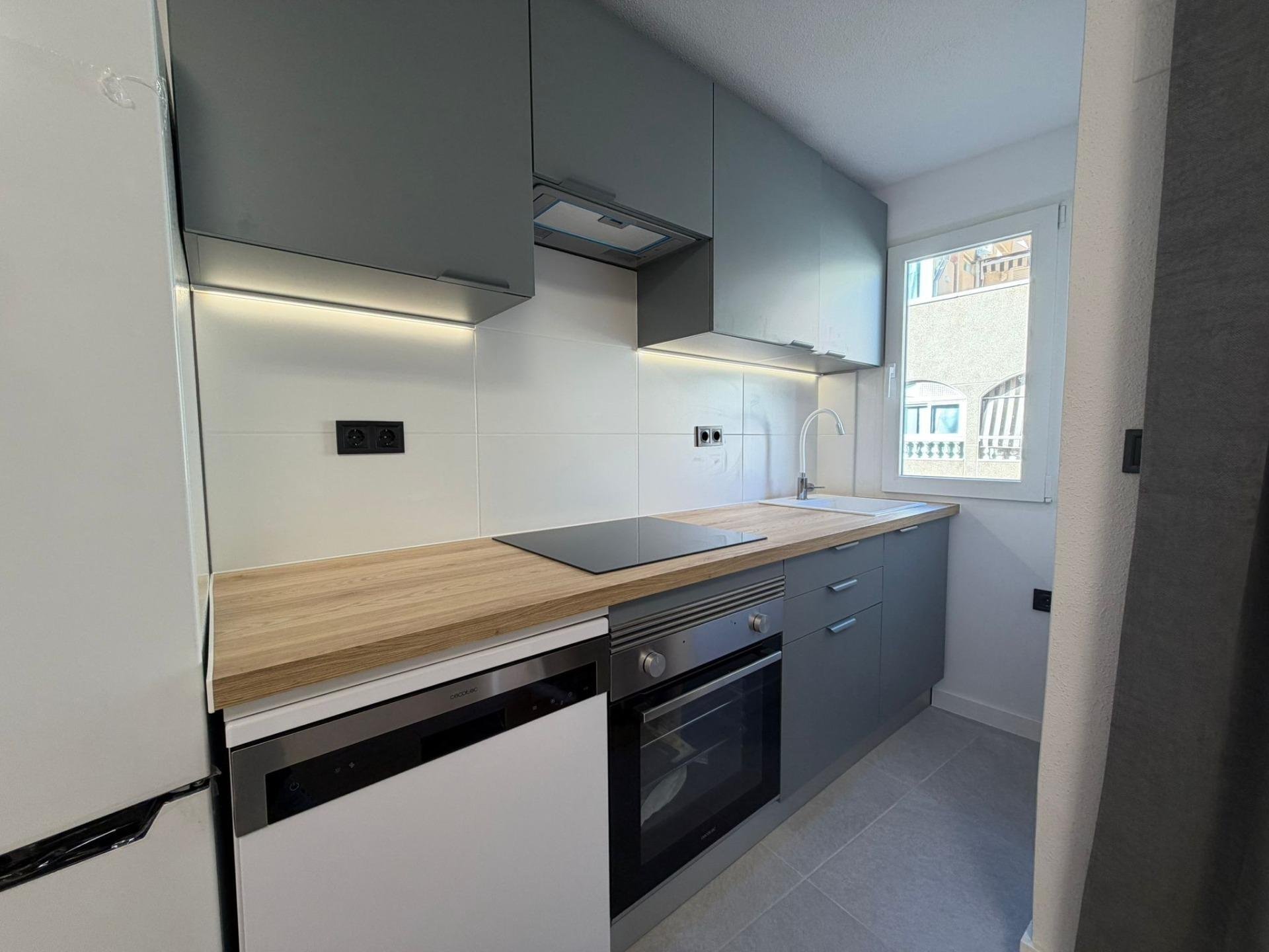 Appartamento a Torrevieja, Alicante, Spagna 2 camere da letto, 53 mq. N° 183014