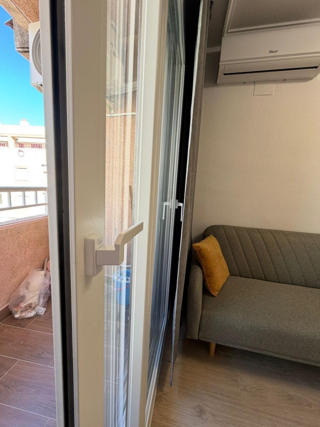Appartamento a Torrevieja, Alicante, Spagna 2 camere da letto, 53 mq. N° 183014
