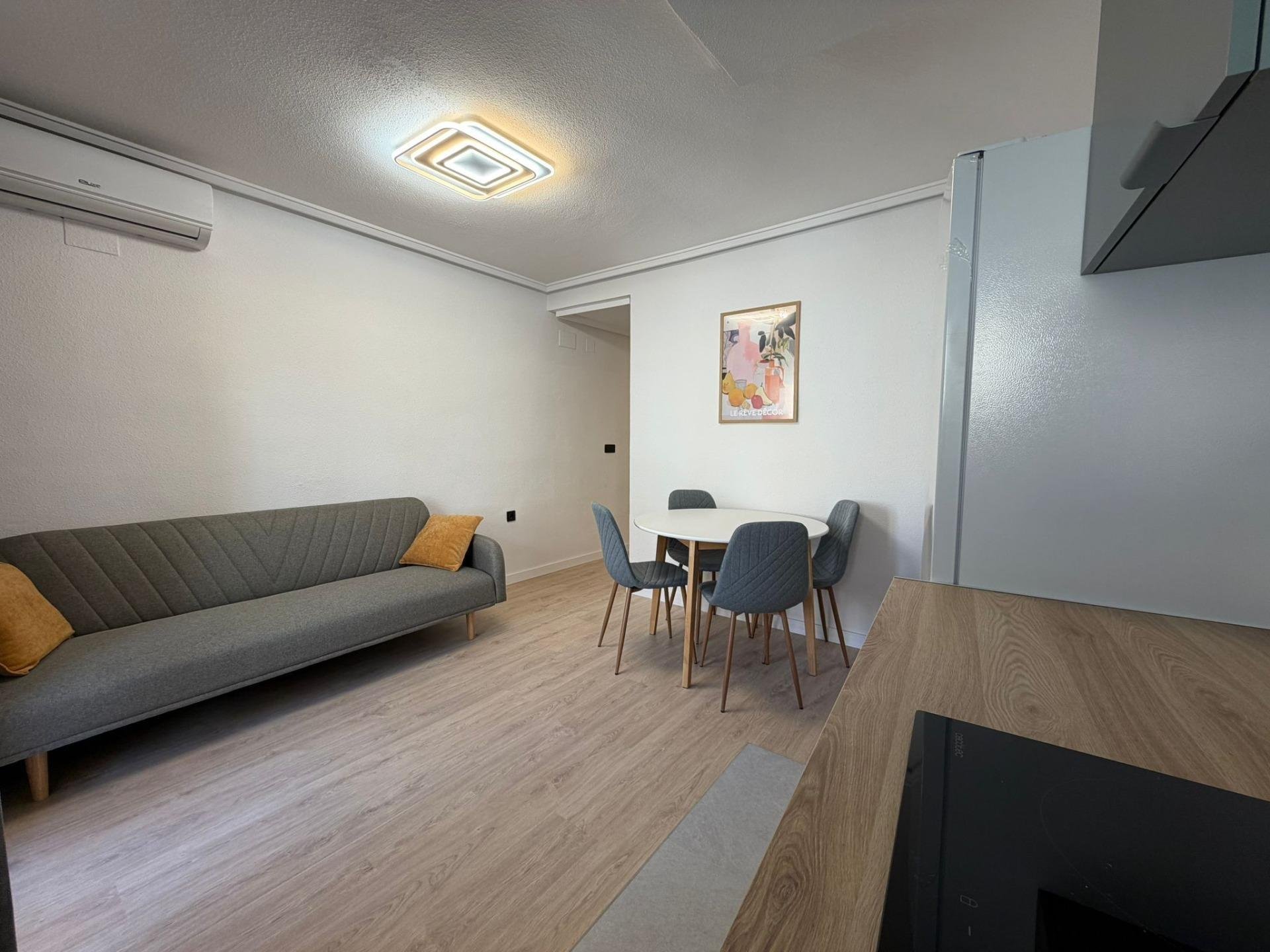 Appartamento a Torrevieja, Alicante, Spagna 2 camere da letto, 53 mq. N° 183014