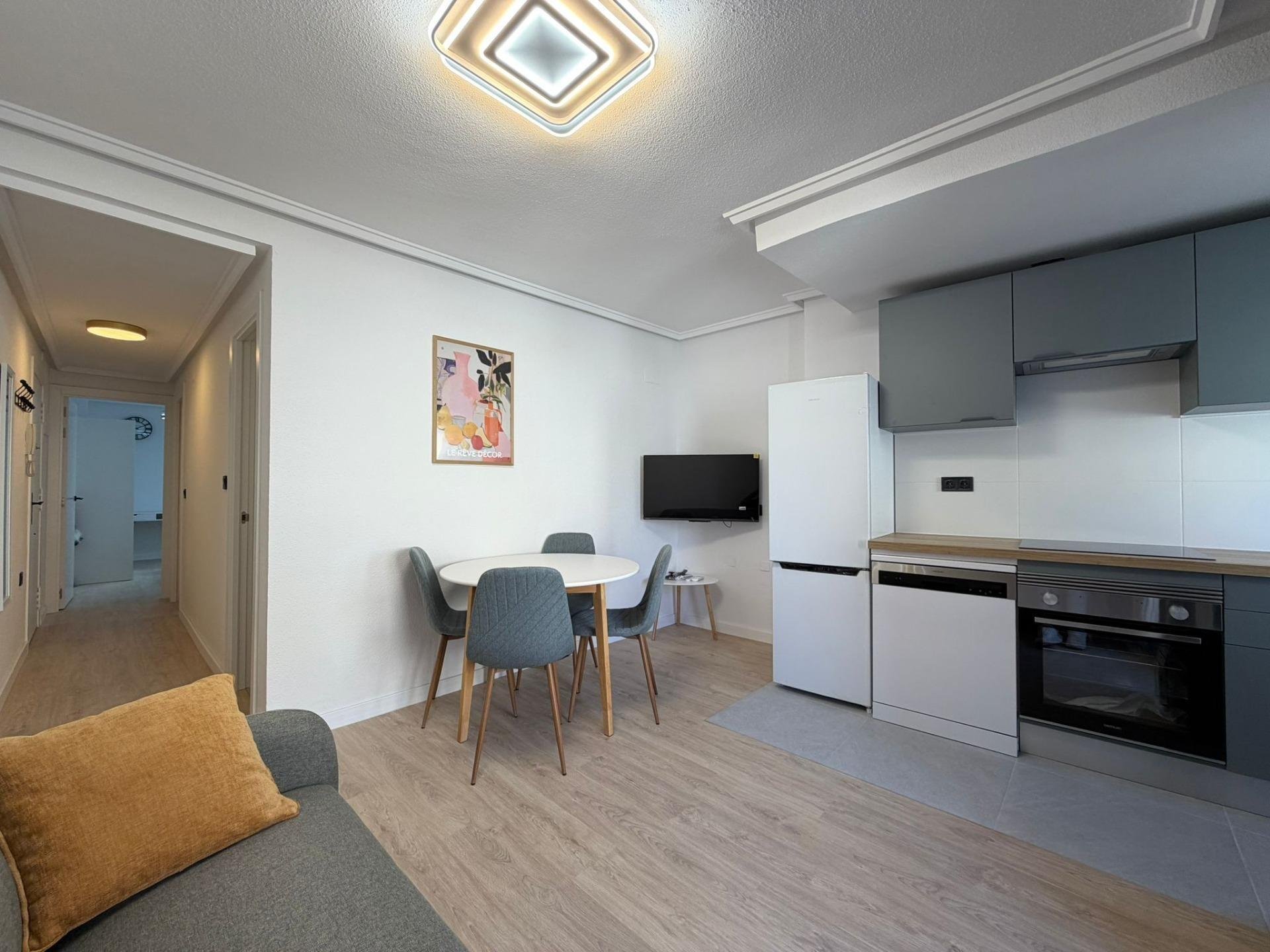 Appartamento a Torrevieja, Alicante, Spagna 2 camere da letto, 53 mq. N° 183014