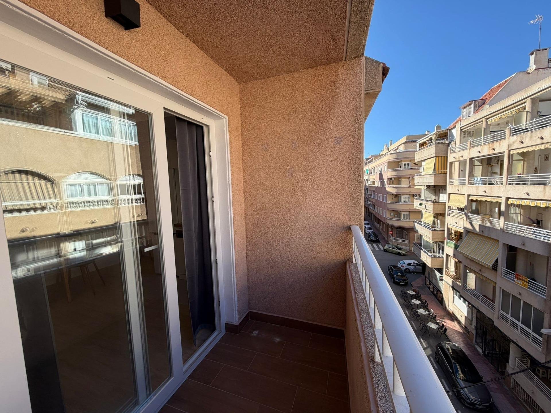 Appartamento a Torrevieja, Alicante, Spagna 2 camere da letto, 53 mq. N° 183014