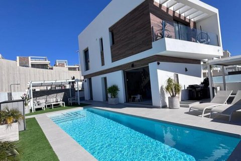 Villa i Villamartin, Alicante, Spanien 5 sovrum, 148 kvm. Nr. 160965