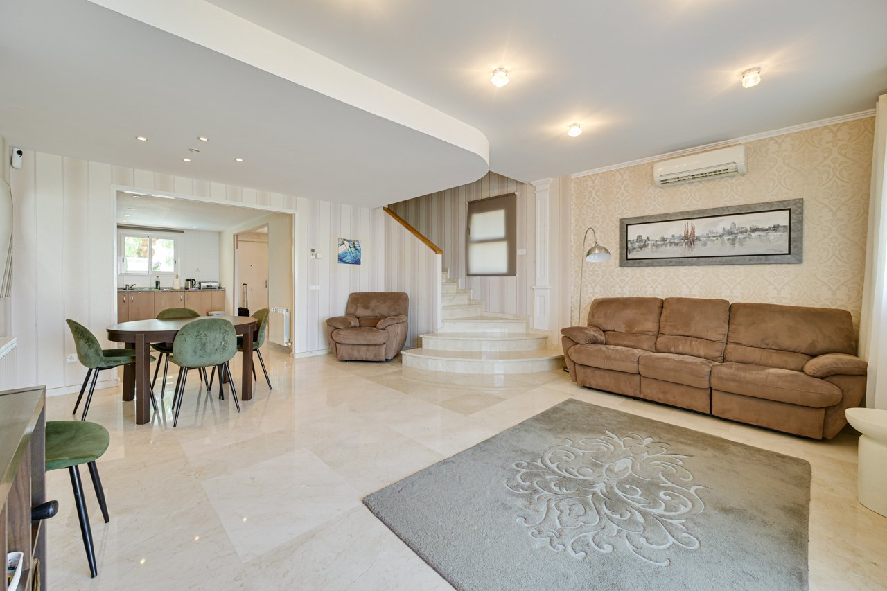Townhouse in Lloret de Mar, Girona, Spanien 4 Schlafzimmer, 264 m2 Nr. 164575