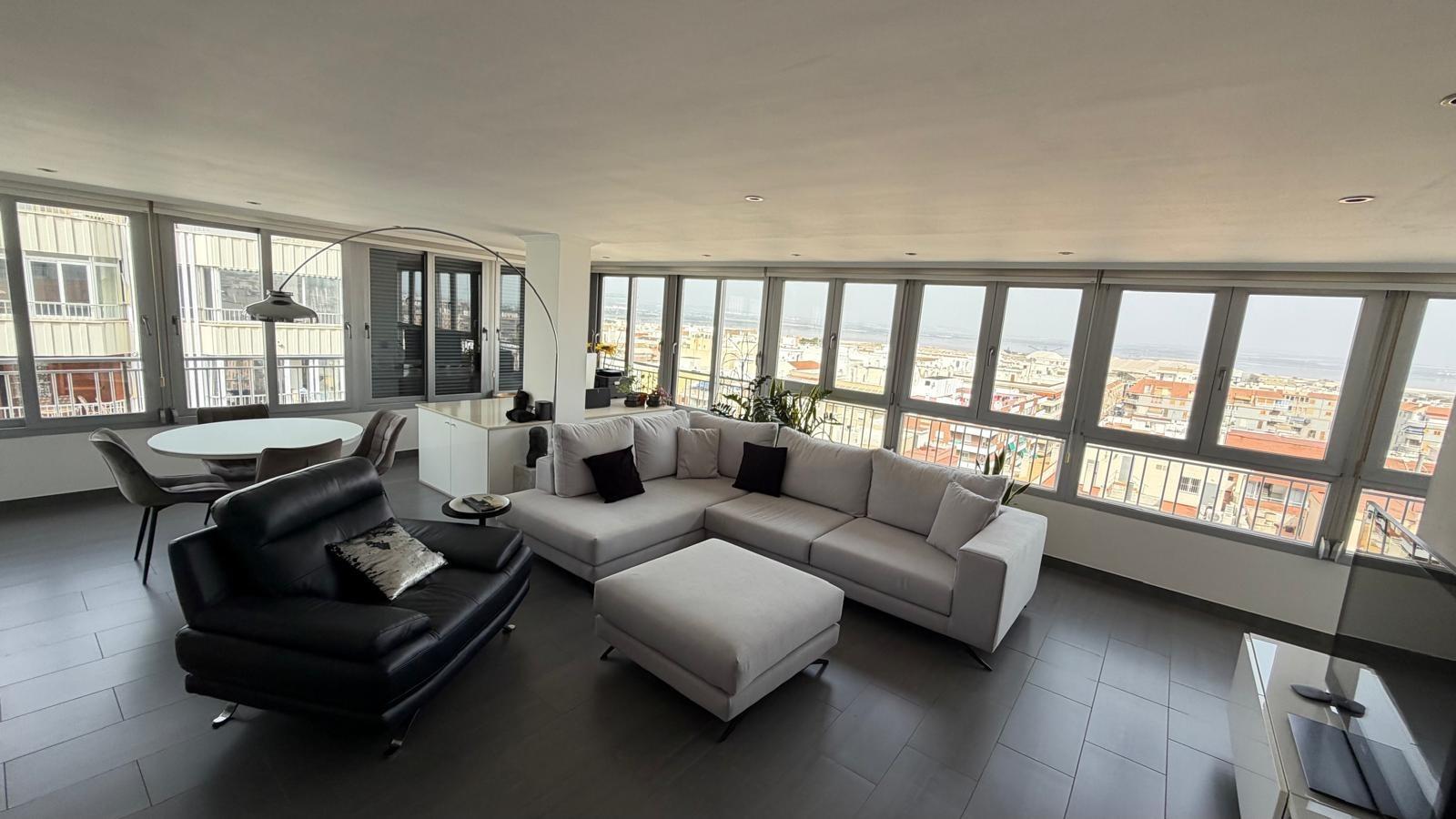 Apartamento en Torrevieja, Alicante, España 2 dormitorios, 94 m2 No. 190342