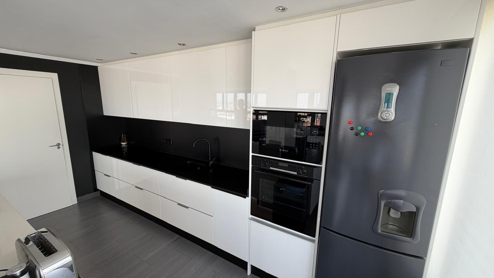 Apartamento en Torrevieja, Alicante, España 2 dormitorios, 94 m2 No. 190342