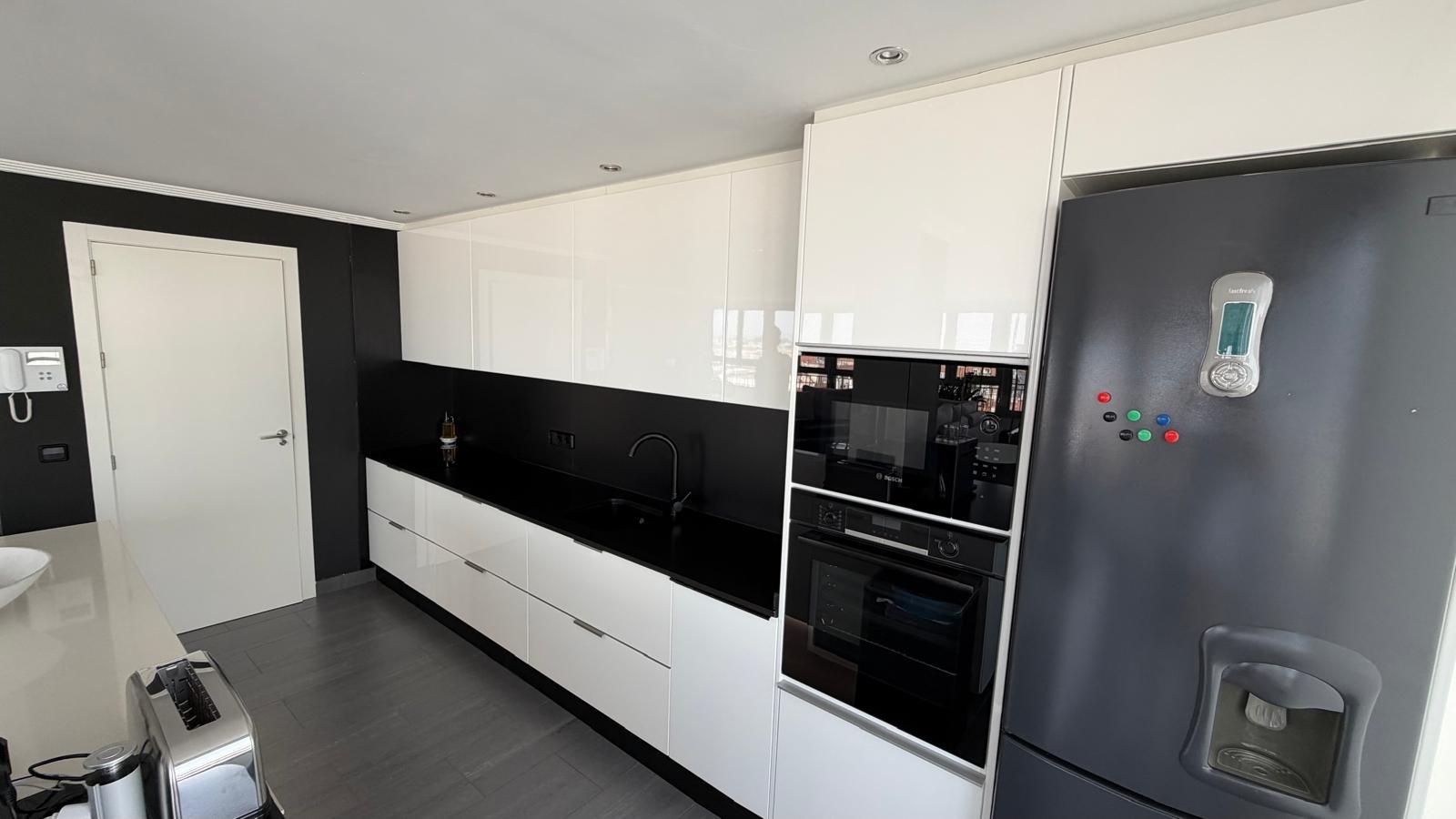 Apartamento en Torrevieja, Alicante, España 2 dormitorios, 94 m2 No. 190342