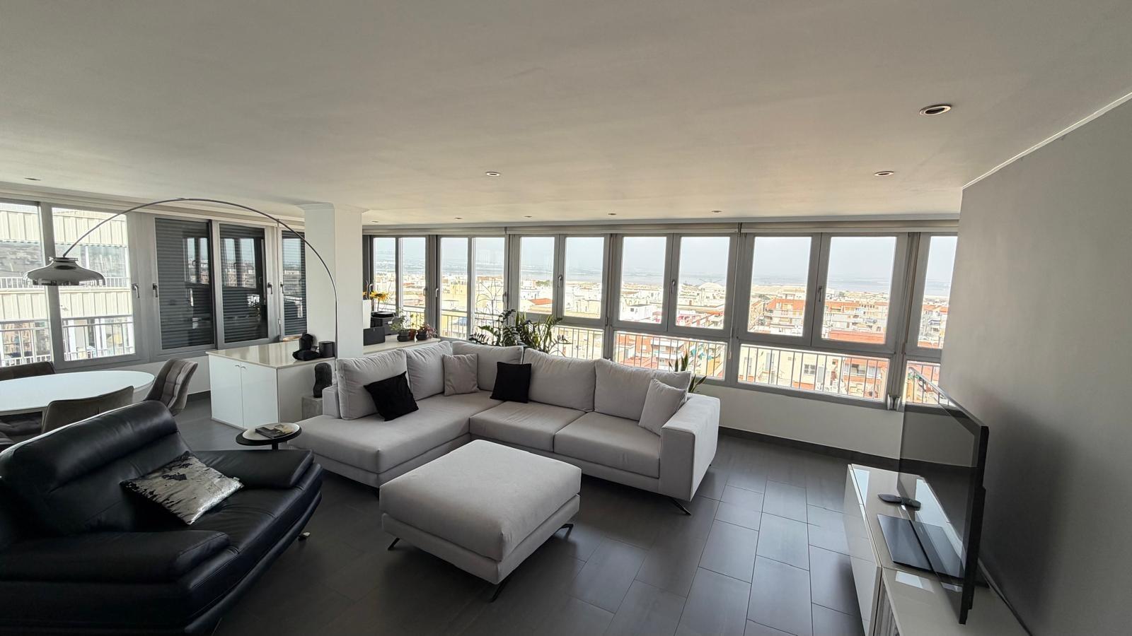 Apartamento en Torrevieja, Alicante, España 2 dormitorios, 94 m2 No. 190342