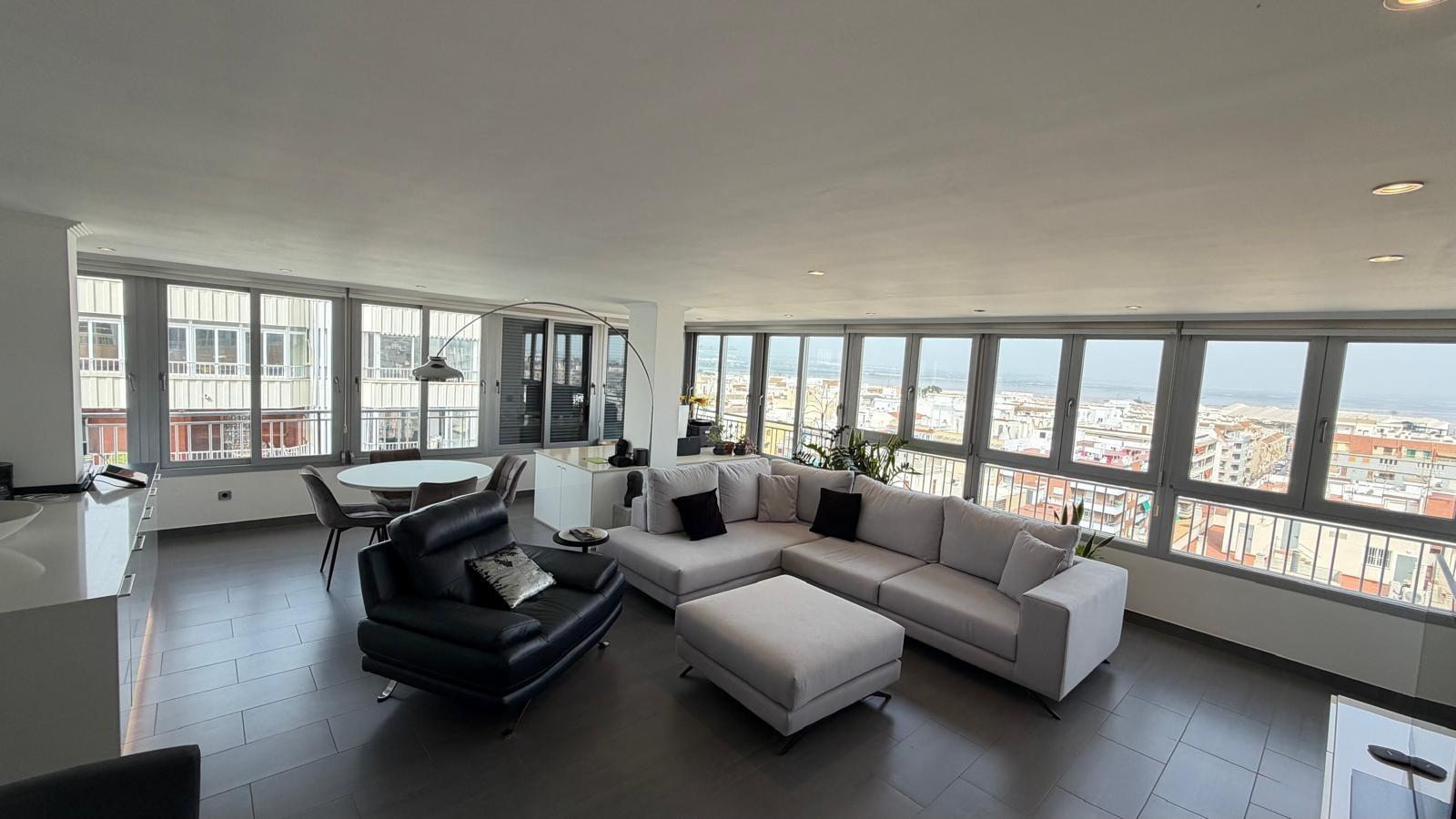 Apartamento en Torrevieja, Alicante, España 2 dormitorios, 94 m2 No. 190342
