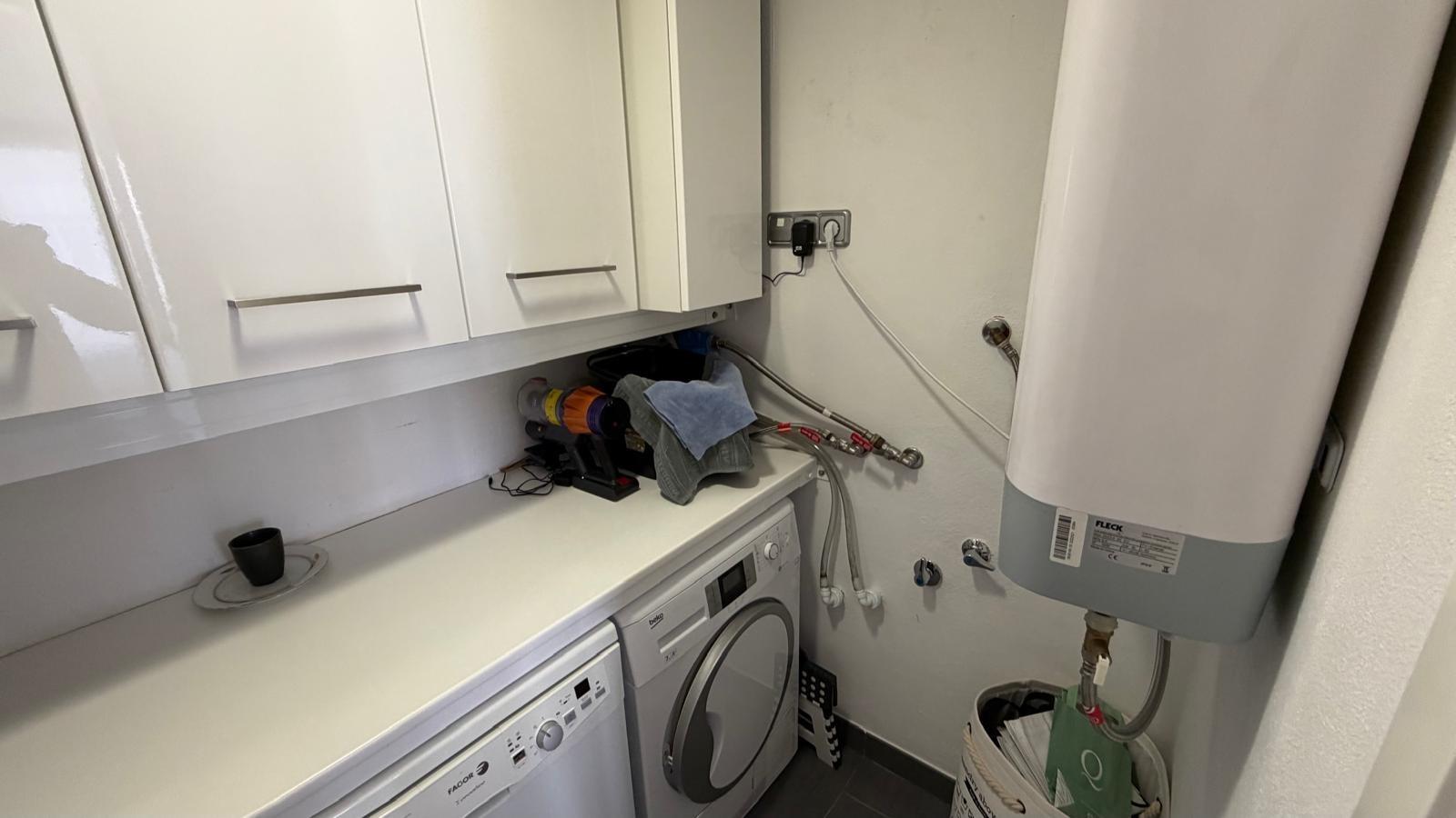 Apartamento en Torrevieja, Alicante, España 2 dormitorios, 94 m2 No. 190342