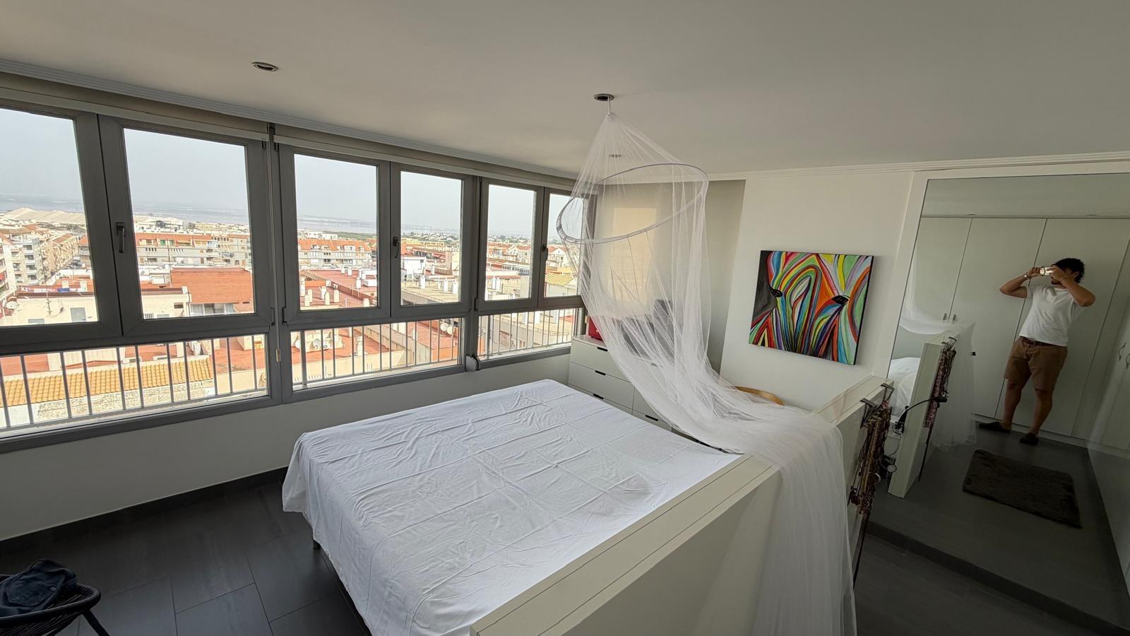Apartamento en Torrevieja, Alicante, España 2 dormitorios, 94 m2 No. 190342