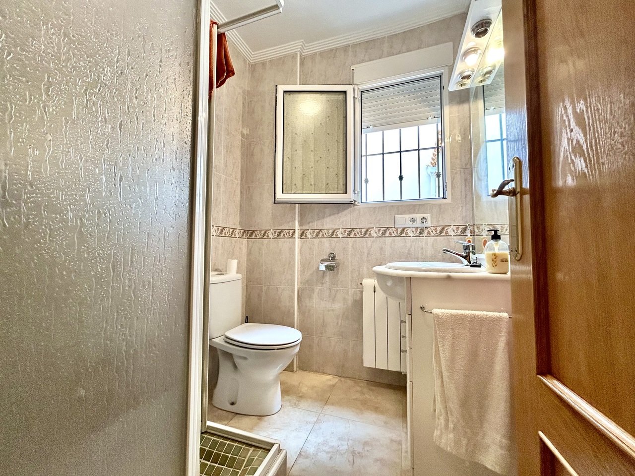 Villetta a schiera a Torre de la Horadada, Alicante, Spagna 3 camere da letto, 132 mq. N° 190341