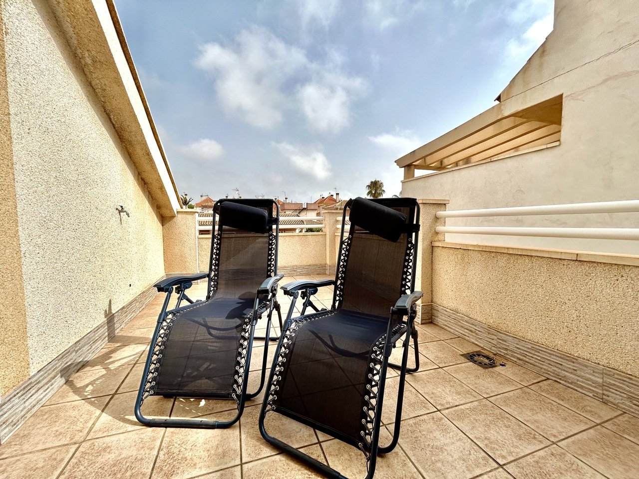 Villetta a schiera a Torre de la Horadada, Alicante, Spagna 3 camere da letto, 132 mq. N° 190341