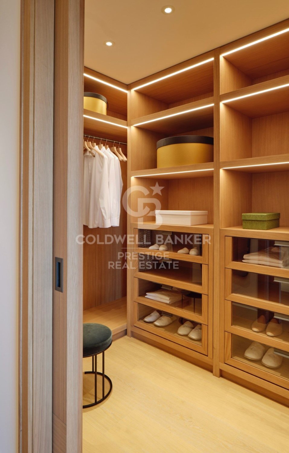 Apartment in Barcelona, Spain 2 bedrooms, 292 sq.m. No. 160285