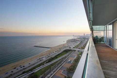 Apartamento en Barcelona, España 3 dormitorios, 120 m2 No. 166248