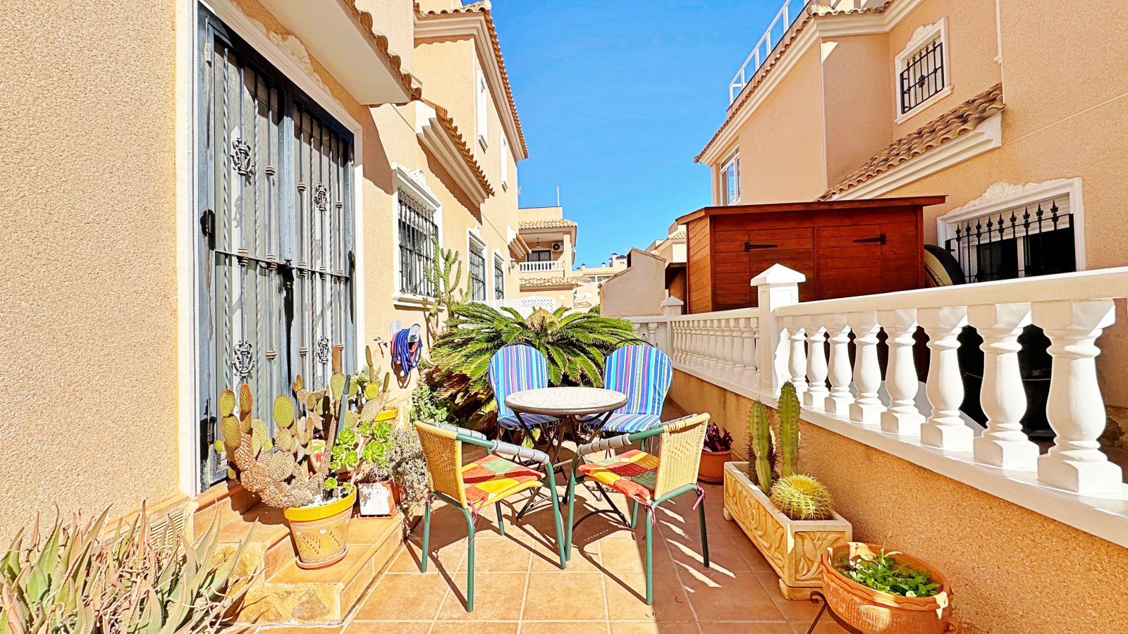 Tvåvåningslägenhet i Villamartin, Alicante, Spanien 3 sovrum, 98 kvm. Nr. 154513