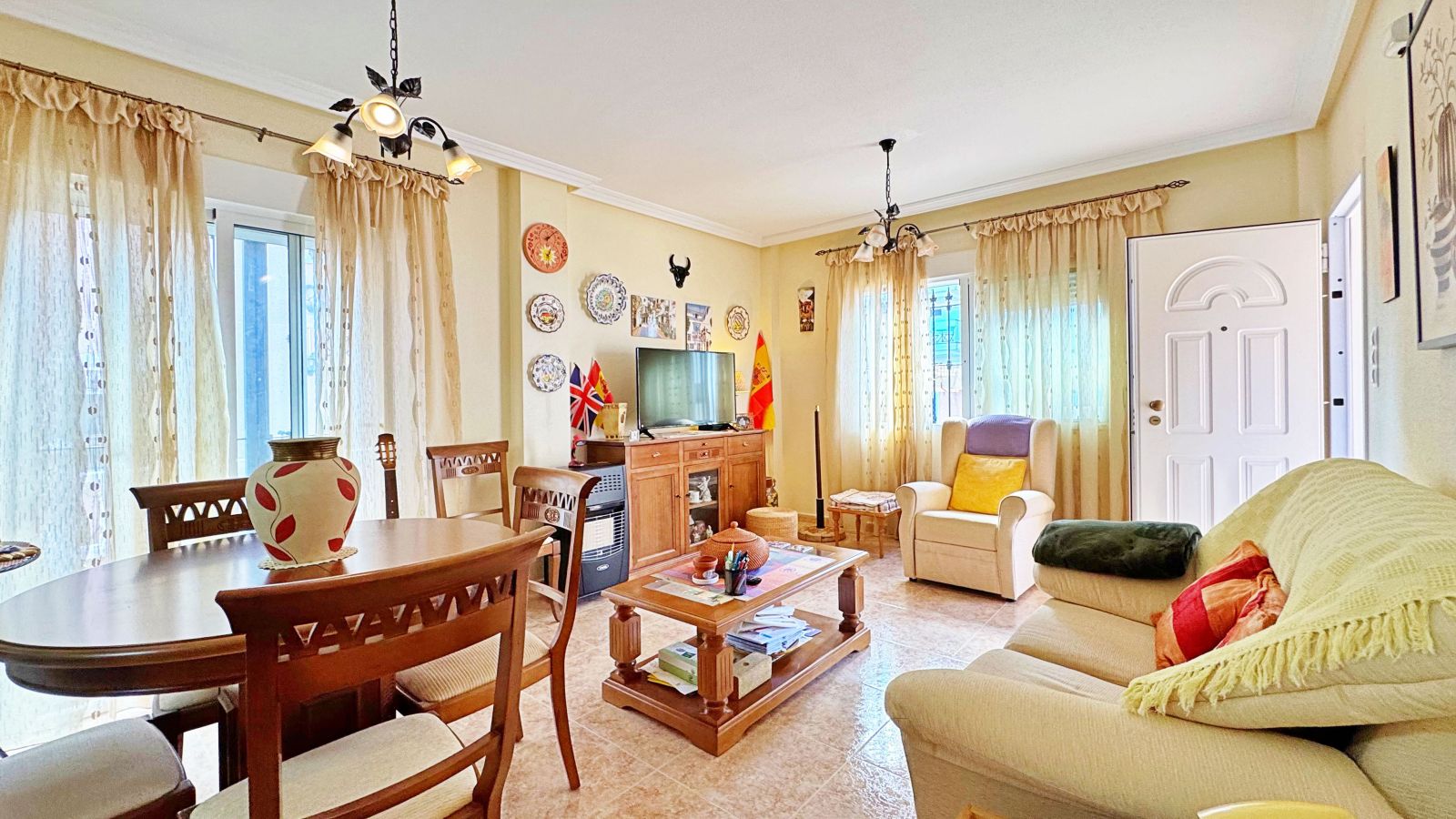 Tvåvåningslägenhet i Villamartin, Alicante, Spanien 3 sovrum, 98 kvm. Nr. 154513