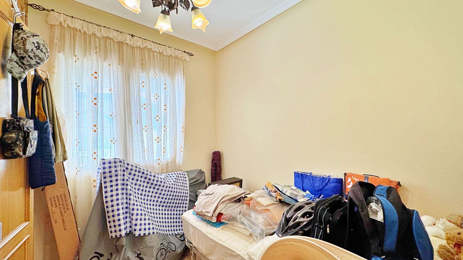 Tvåvåningslägenhet i Villamartin, Alicante, Spanien 3 sovrum, 98 kvm. Nr. 154513
