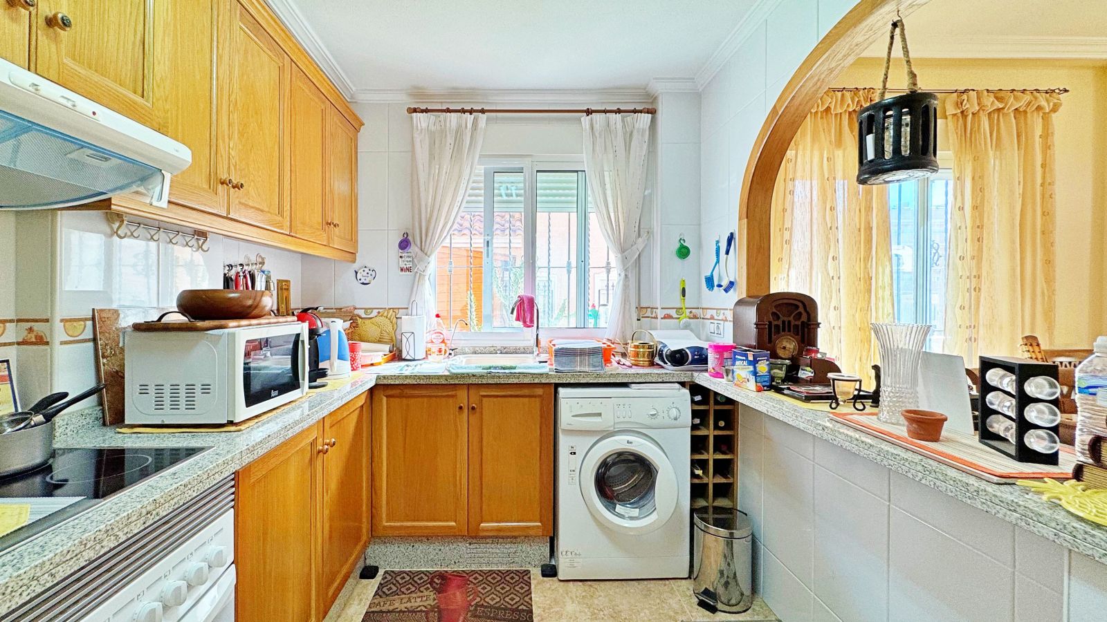Tvåvåningslägenhet i Villamartin, Alicante, Spanien 3 sovrum, 98 kvm. Nr. 154513