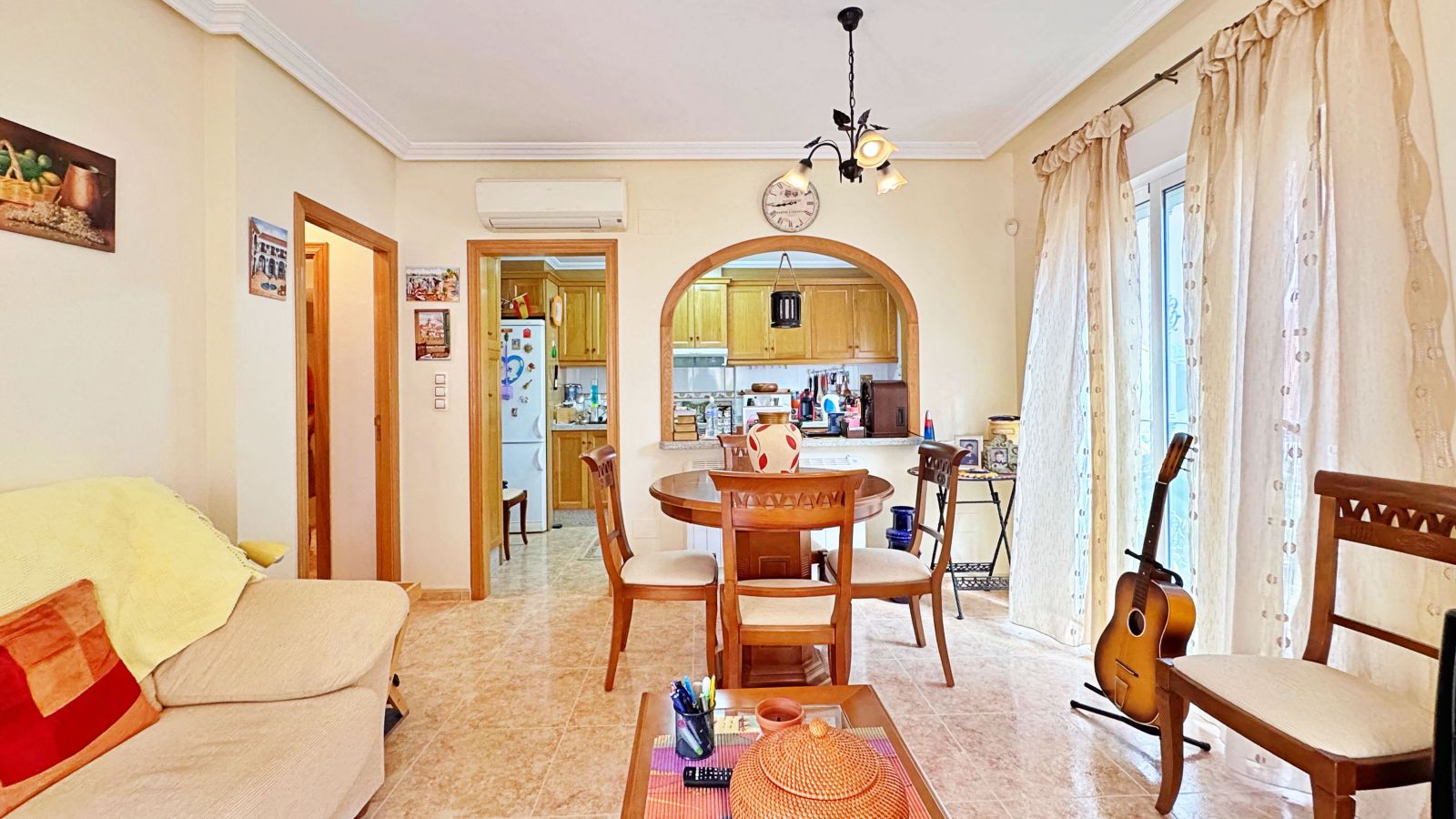 Tvåvåningslägenhet i Villamartin, Alicante, Spanien 3 sovrum, 98 kvm. Nr. 154513