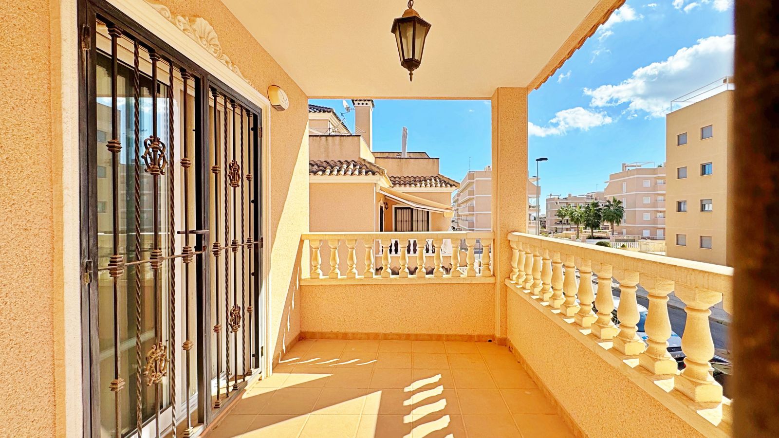 Tvåvåningslägenhet i Villamartin, Alicante, Spanien 3 sovrum, 98 kvm. Nr. 154513