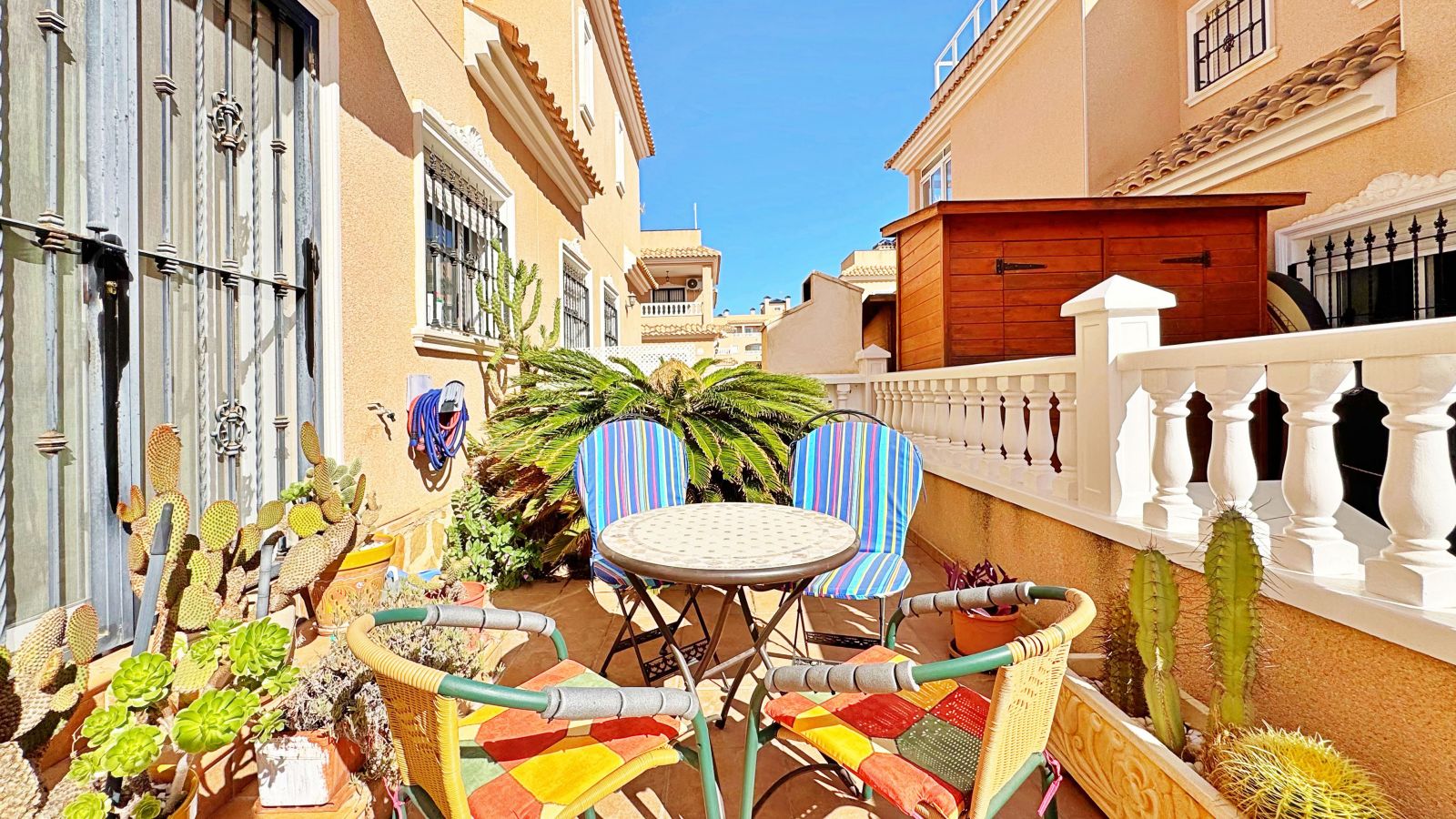 Tvåvåningslägenhet i Villamartin, Alicante, Spanien 3 sovrum, 98 kvm. Nr. 154513