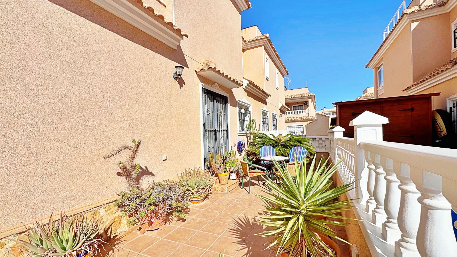 Tvåvåningslägenhet i Villamartin, Alicante, Spanien 3 sovrum, 98 kvm. Nr. 154513