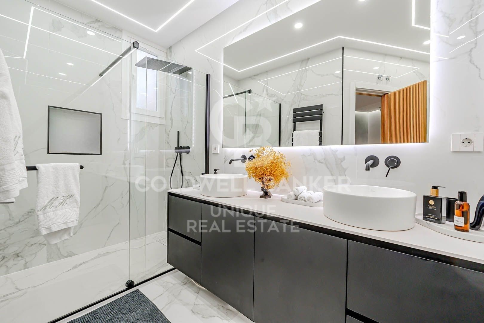 Huoneisto Madrid, Espanja 3 makuuhuonetta, 284 m2 No. 158449