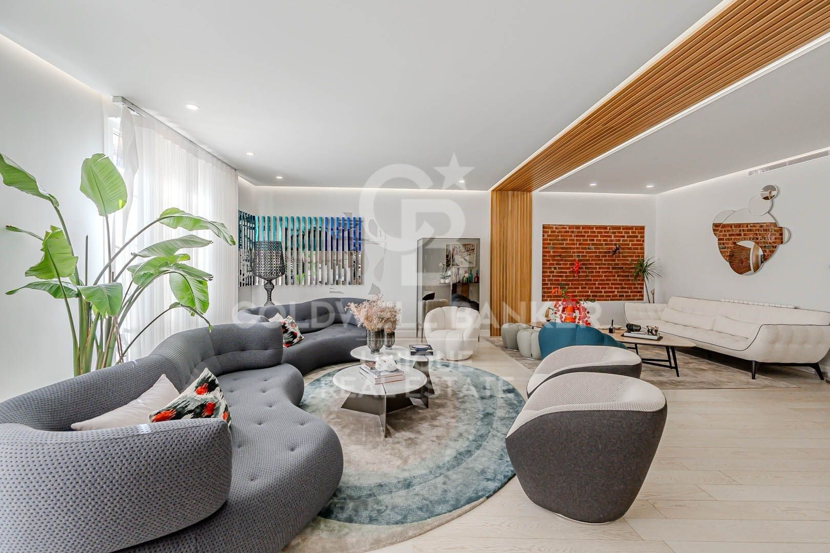 Huoneisto Madrid, Espanja 3 makuuhuonetta, 284 m2 No. 158449