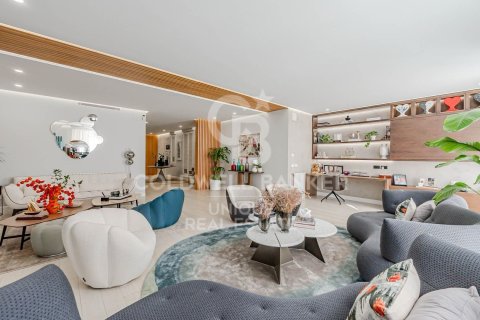 Huoneisto Madrid, Espanja 3 makuuhuonetta, 284 m2 No. 158449