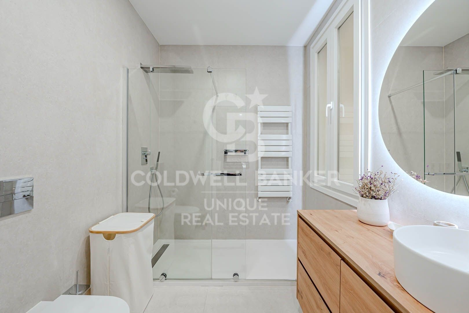 Huoneisto Madrid, Espanja 3 makuuhuonetta, 284 m2 No. 158449