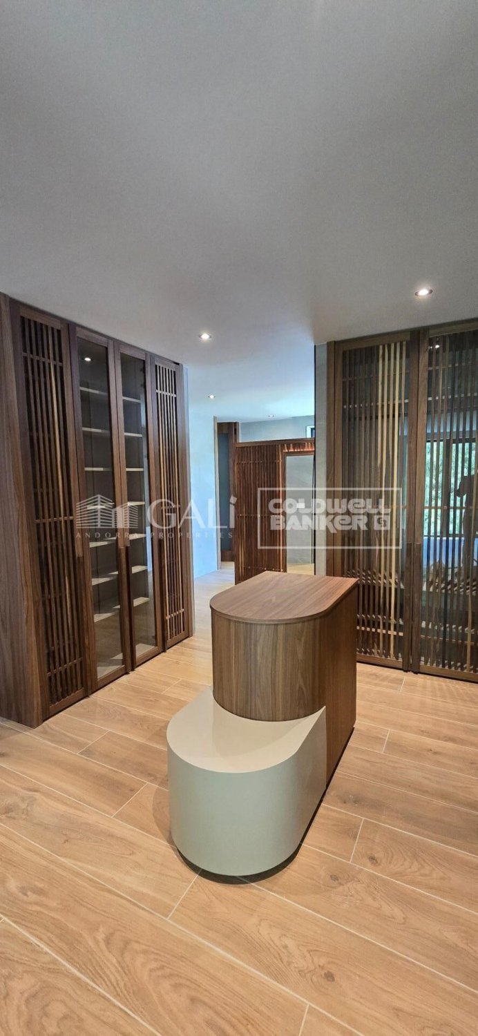 Māja Principado De Andorra (Ninguna Poblacion Tiene C.P.), Lleida, Spānijā 4 istabas, 490 m2 Nr. 158446