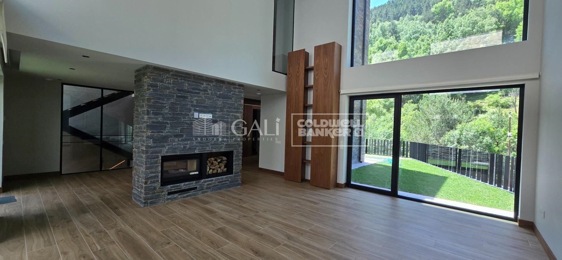 Māja Principado De Andorra (Ninguna Poblacion Tiene C.P.), Lleida, Spānijā 4 istabas, 490 m2 Nr. 158446