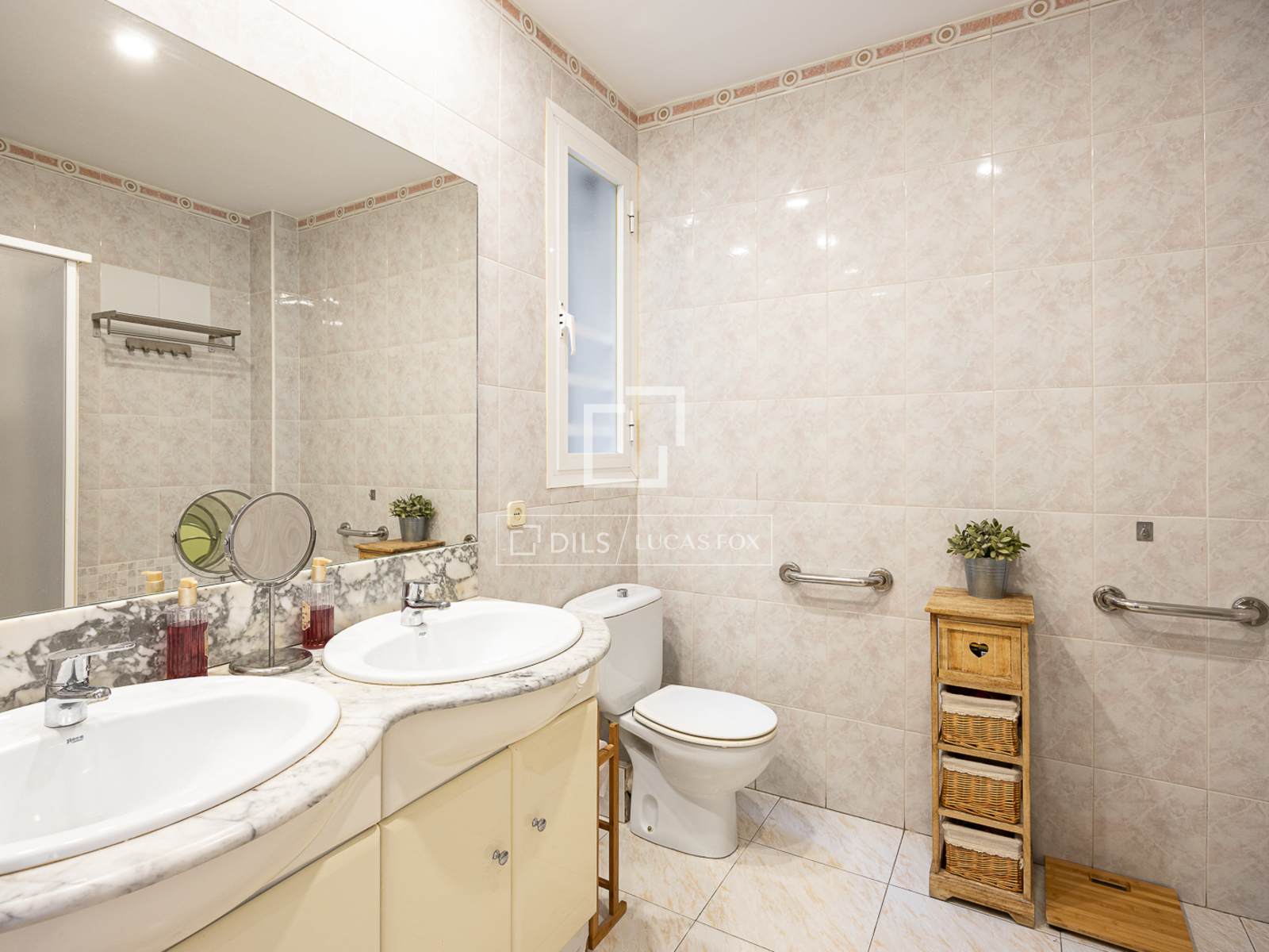 Apartament w Barcelona, Hiszpania 5 sypialni, 161 mkw. nr 192547