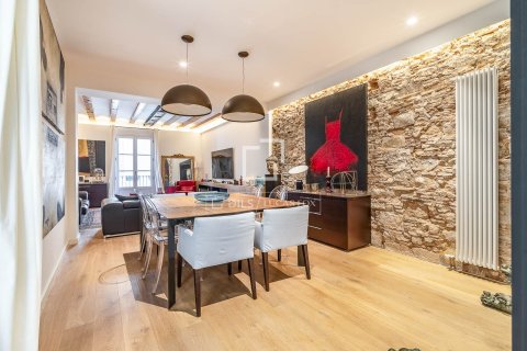 Apartment in Barcelona, Spain 3 bedrooms, 156 sq.m. No. 192552
