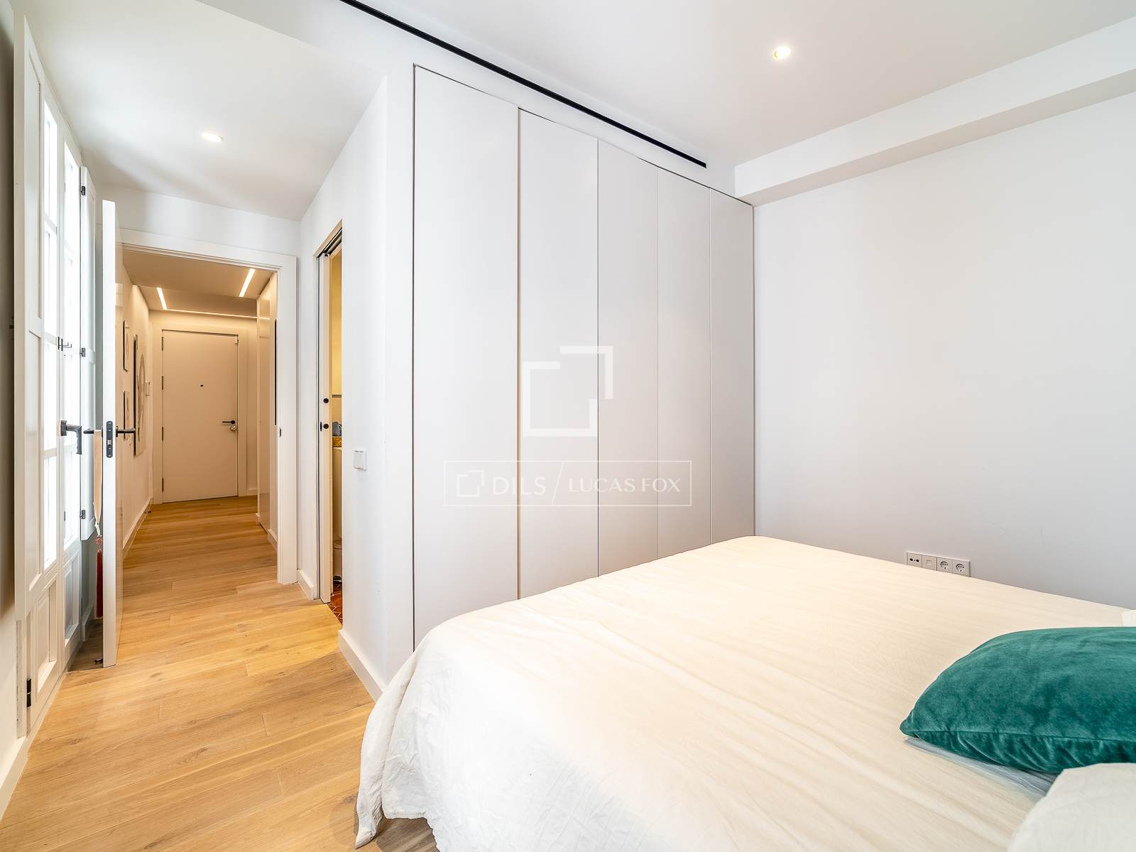 Apartment in Barcelona, Spain 3 bedrooms, 156 sq.m. No. 192552