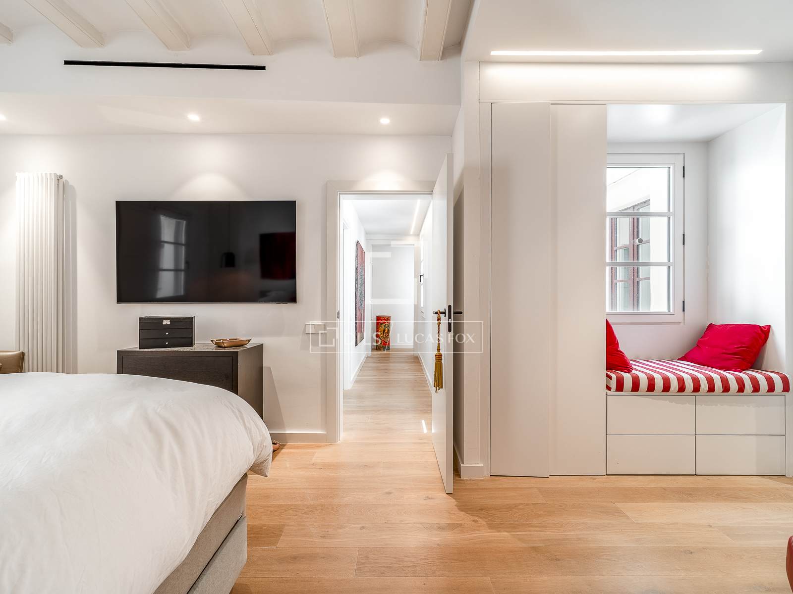 Apartment in Barcelona, Spain 3 bedrooms, 156 sq.m. No. 192552