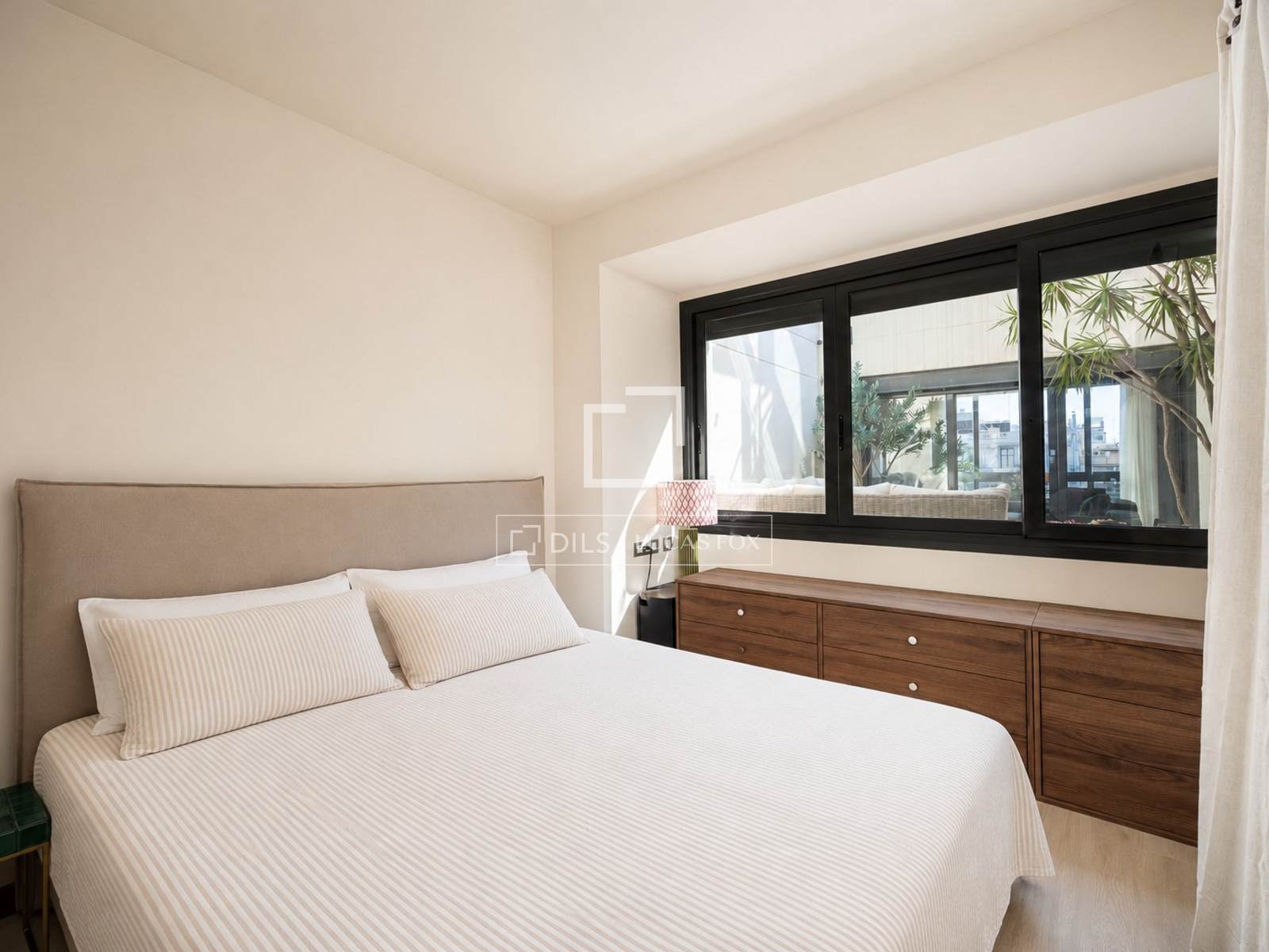 Penthouse in Barcelona, Spain 2 bedrooms, 84 sq.m. No. 192549