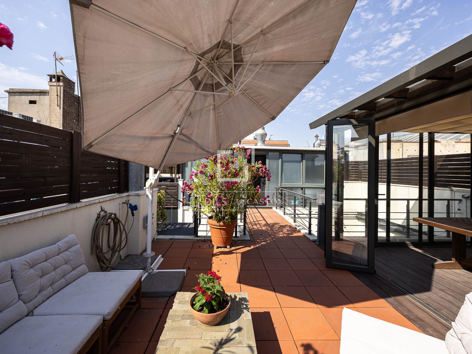 Penthouse in Barcelona, Spain 2 bedrooms, 84 sq.m. No. 192549
