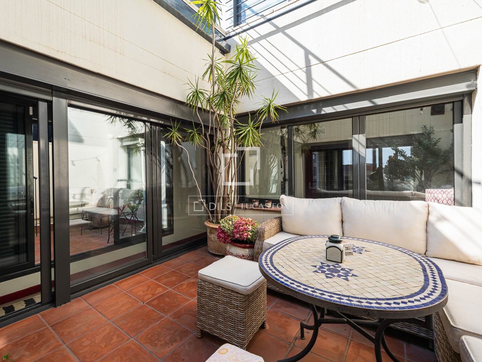 Penthouse in Barcelona, Spain 2 bedrooms, 84 sq.m. No. 192549