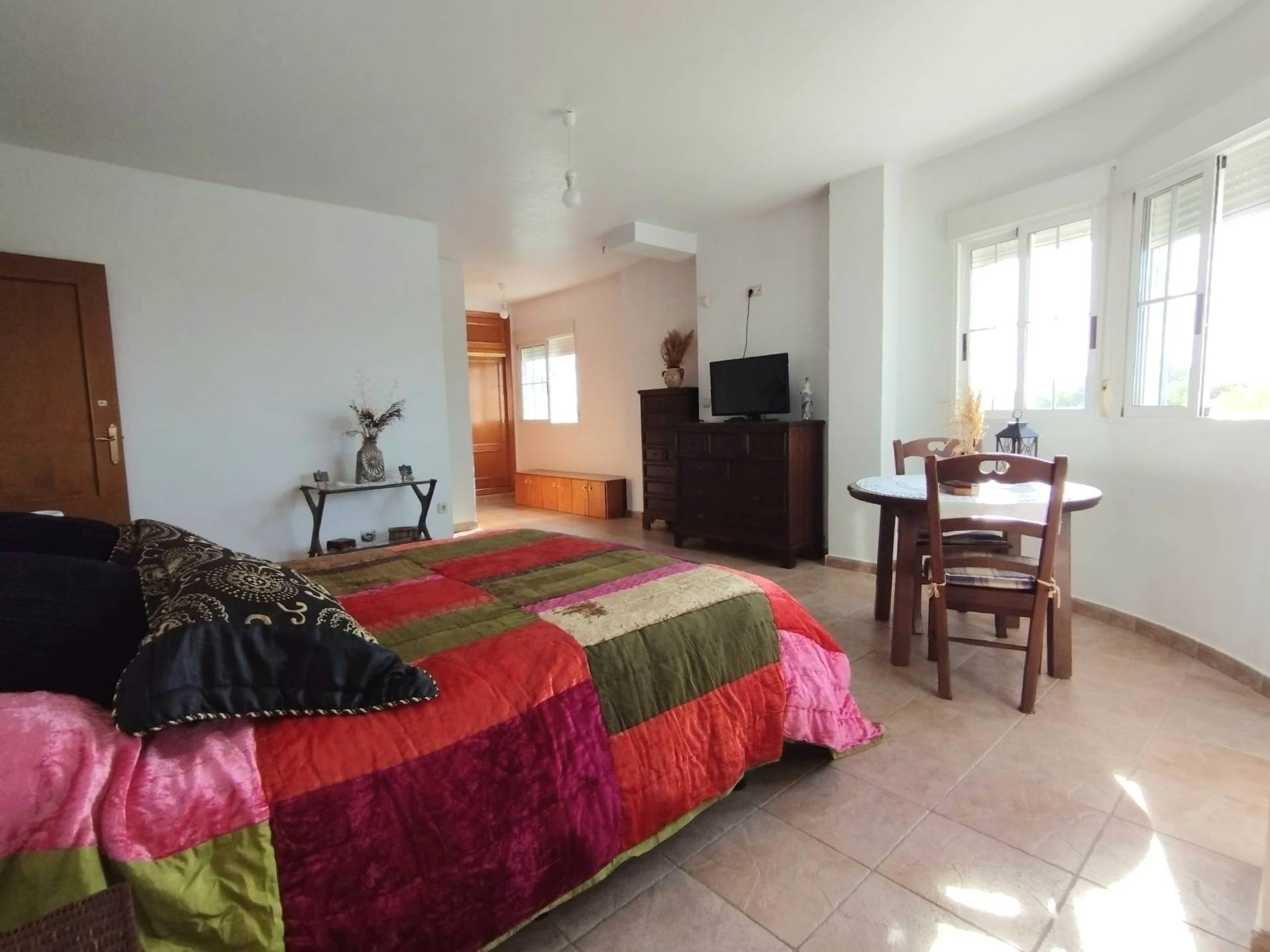 Huoneisto Torrevieja, Alicante, Espanja 6 makuuhuonetta, 338 m2 No. 165725