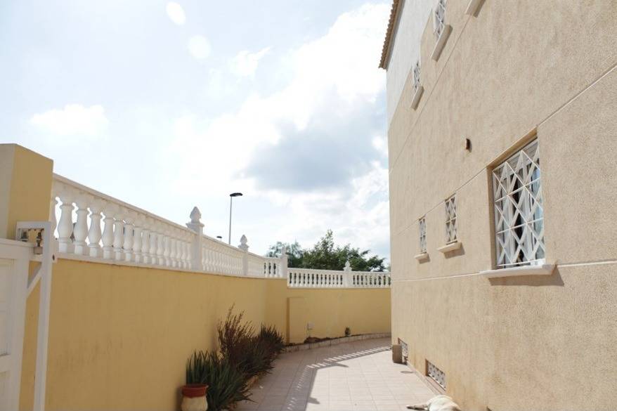 Huoneisto Torrevieja, Alicante, Espanja 6 makuuhuonetta, 338 m2 No. 165725