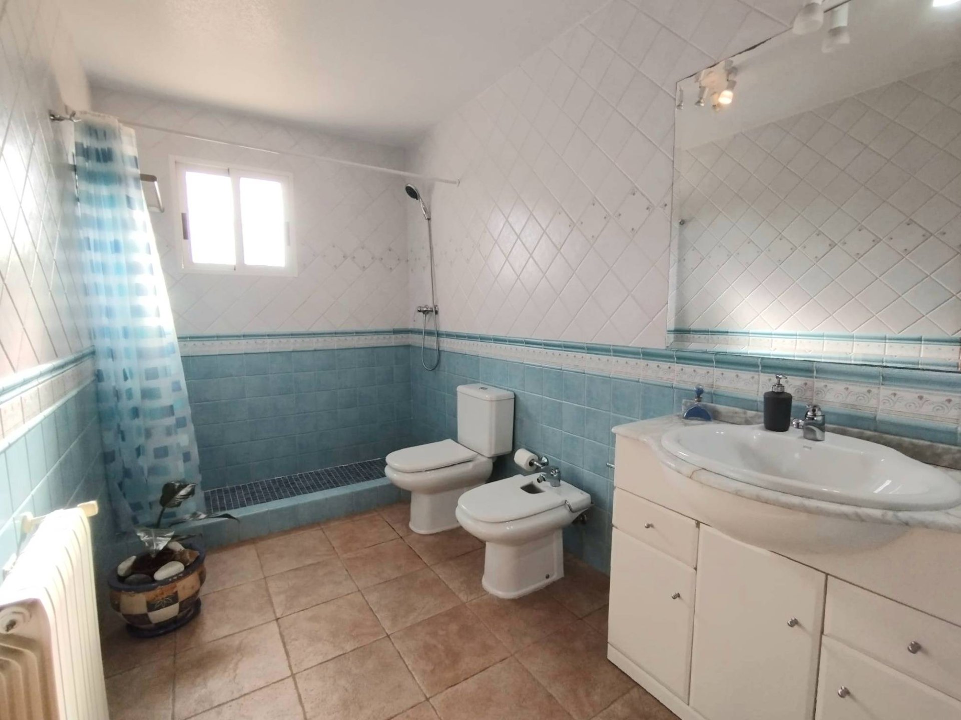 Huoneisto Torrevieja, Alicante, Espanja 6 makuuhuonetta, 338 m2 No. 165725