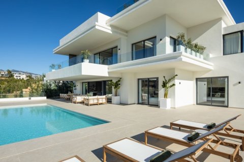 Villa in Malaga, Spain 5 bedrooms, 496 sq.m. No. 102093