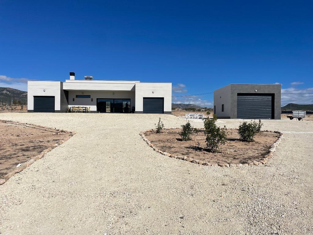 Villa in Pinoso, Alicante, Spain 4 bedrooms, 165 sq.m. No. 135398