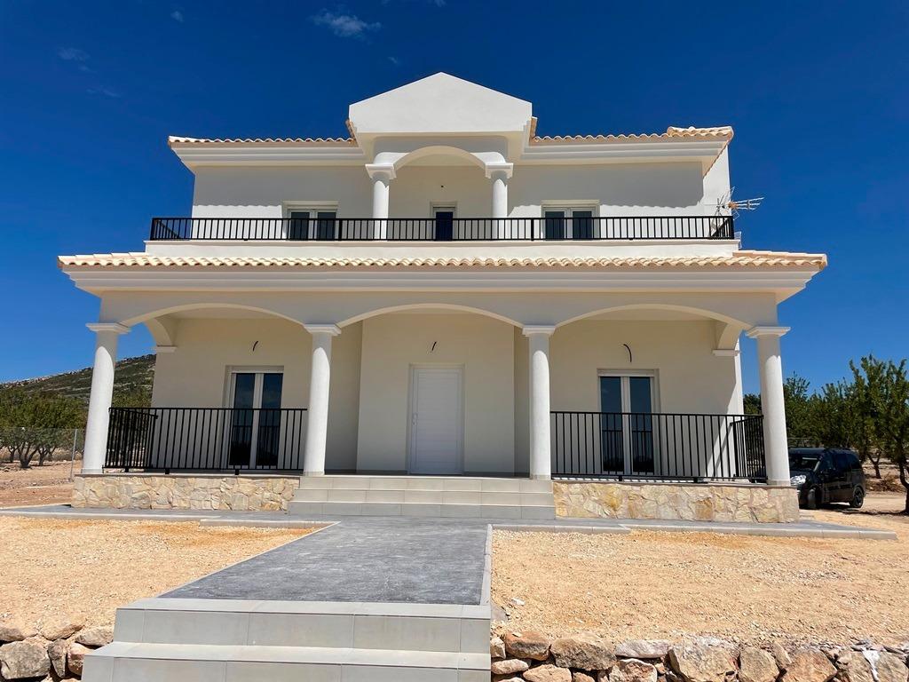 Villa in Pinoso, Alicante, Spain 4 bedrooms, 163 sq.m. No. 135404