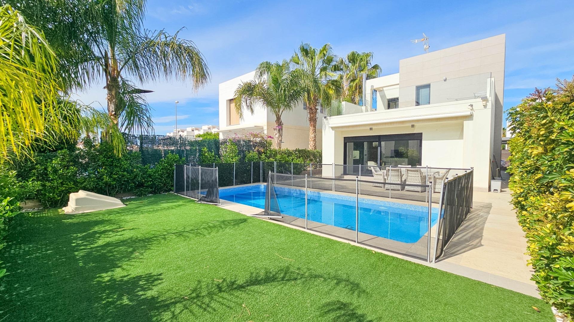 Villa in Ciudad Quesada, Alicante, Spain 3 bedrooms, 125 sq.m. No. 155210