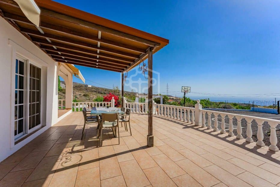 Villa i Guia de Isora, Tenerife, Spanien 5 sovrum, 214 kvm. Nr. 139592